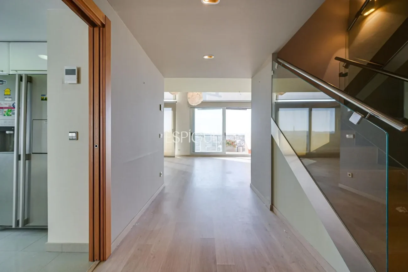 Ático de lujo en Parc Migdia: exclusividad con piscina y vistas únicas en Girona