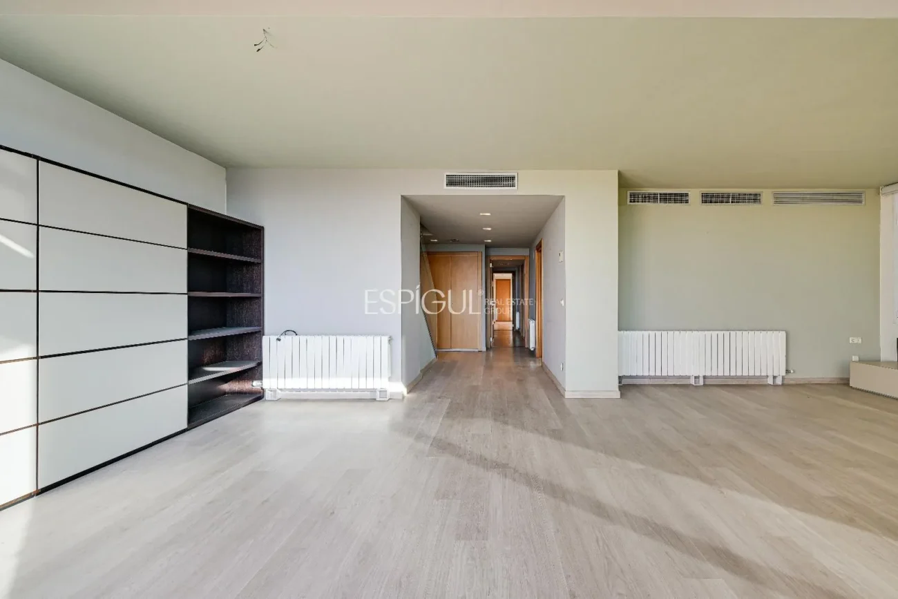 Ático de lujo en Parc Migdia: exclusividad con piscina y vistas únicas en Girona