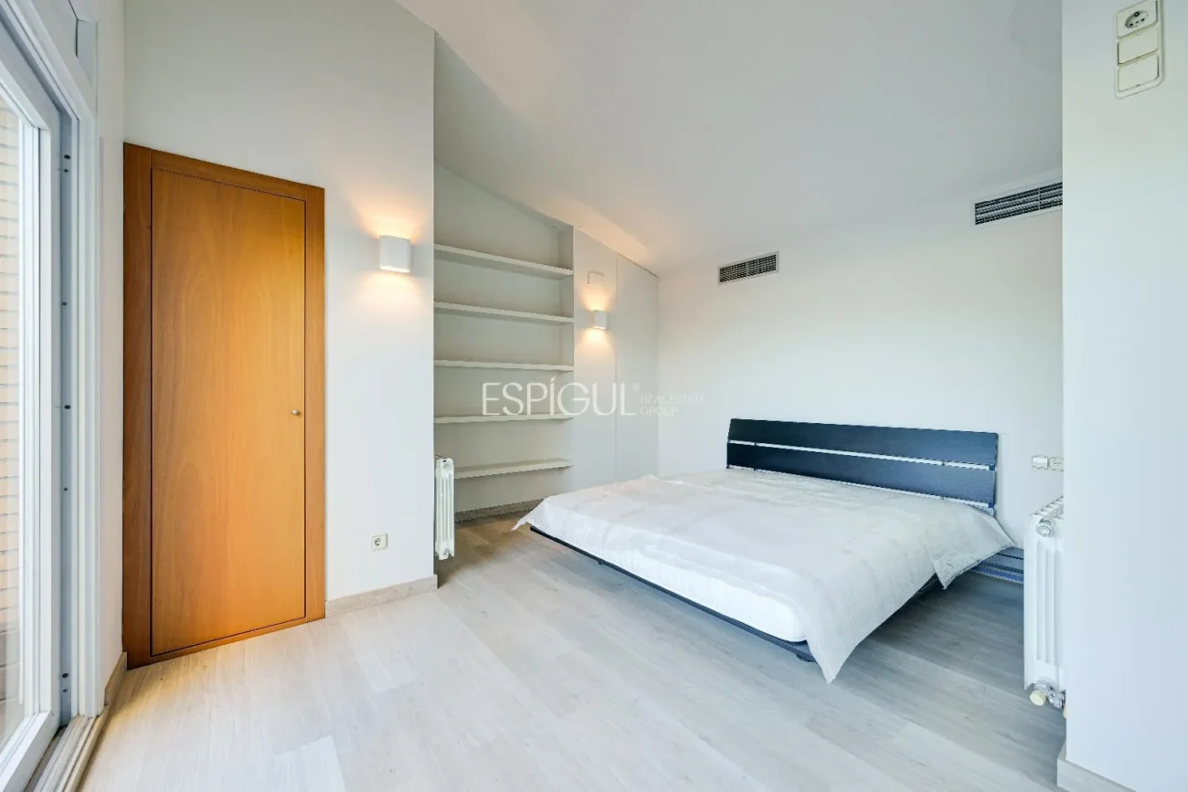 Ático de lujo en Parc Migdia: exclusividad con piscina y vistas únicas en Girona