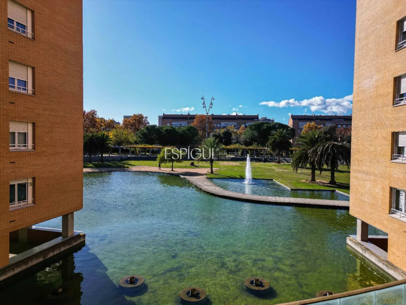 Ático de lujo en Parc Migdia: exclusividad con piscina y vistas únicas en Girona