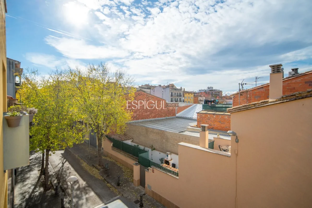 Ático Dúplex con Terraza en Salt
