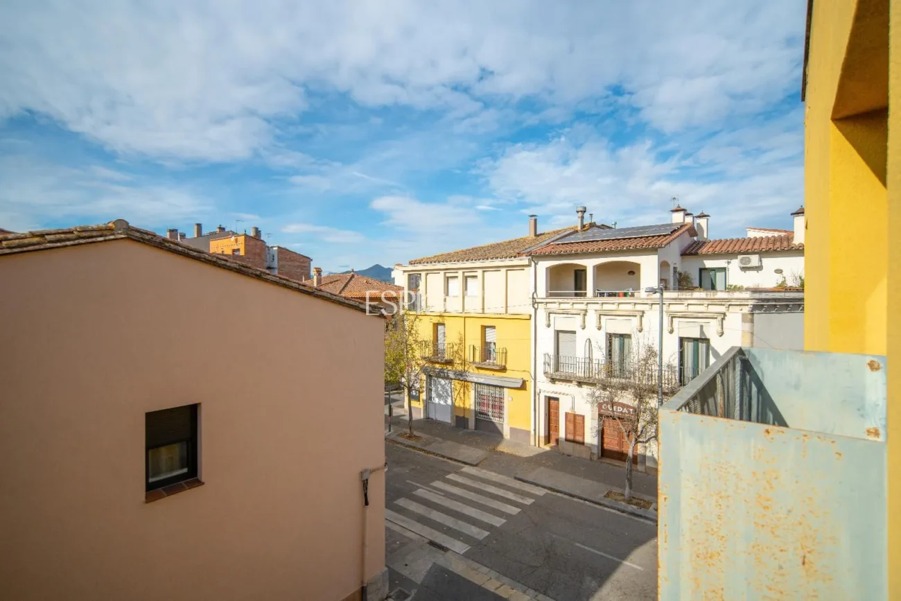 Ático Dúplex con Terraza en Salt