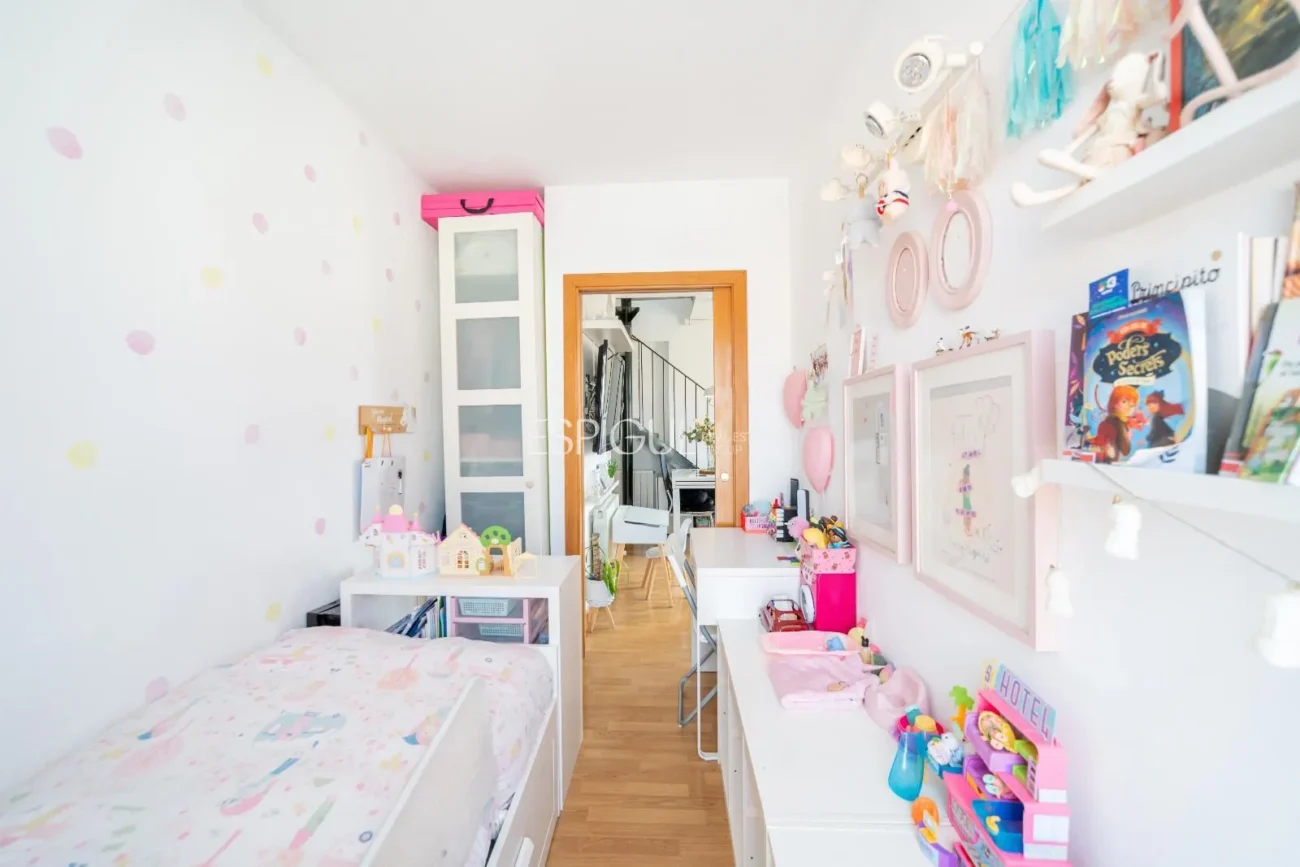 Ático Dúplex con Terraza en Salt