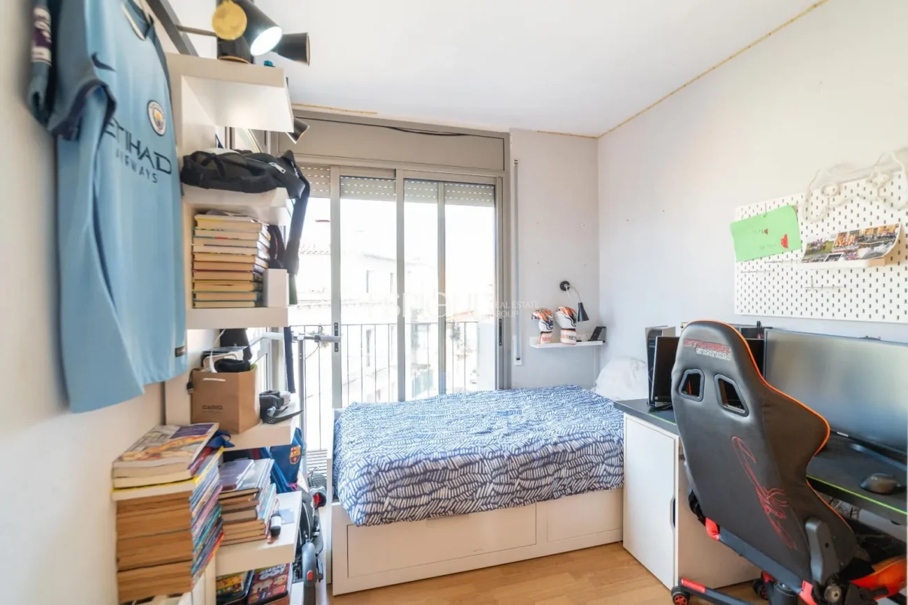 Ático Dúplex con Terraza en Salt