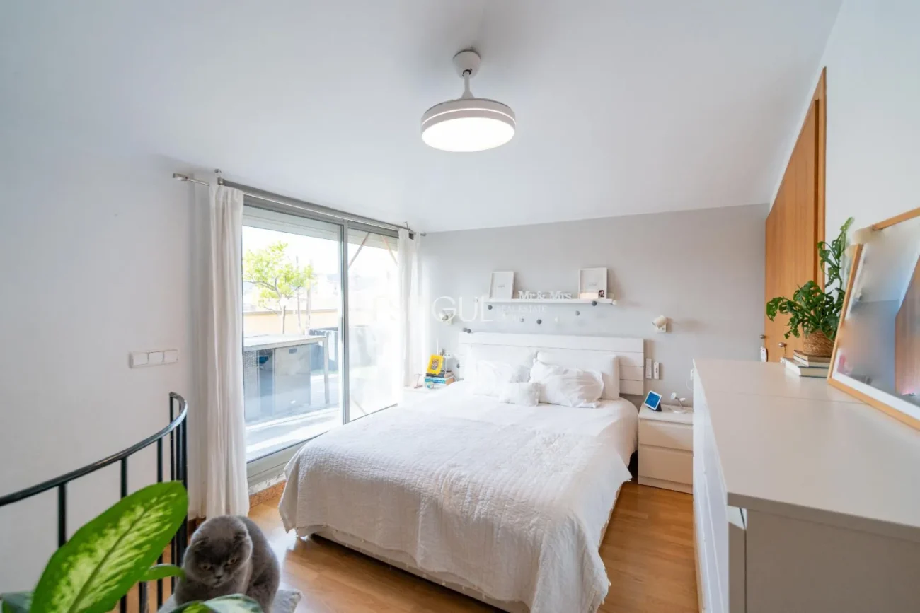 Ático Dúplex con Terraza en Salt