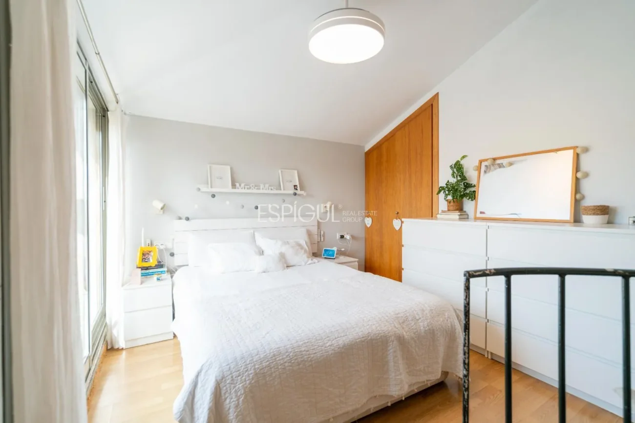 Ático Dúplex con Terraza en Salt