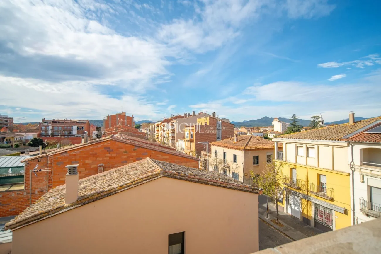 Ático Dúplex con Terraza en Salt