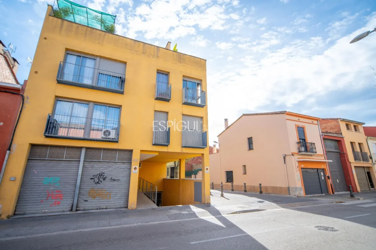 Ático Dúplex con Terraza en Salt