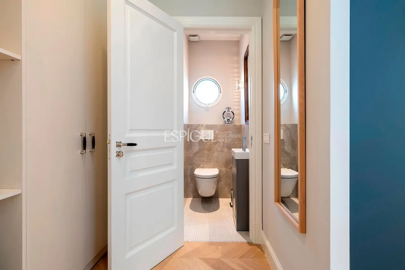 Ático dúplex con terraza en venta en Eixample Dret