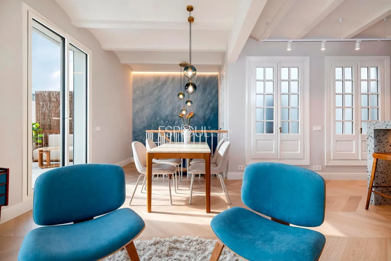 Ático dúplex con terraza en venta en Eixample Dret