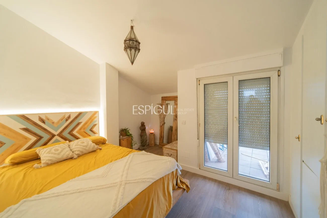 Ático dúplex exclusivo con terraza y encanto único