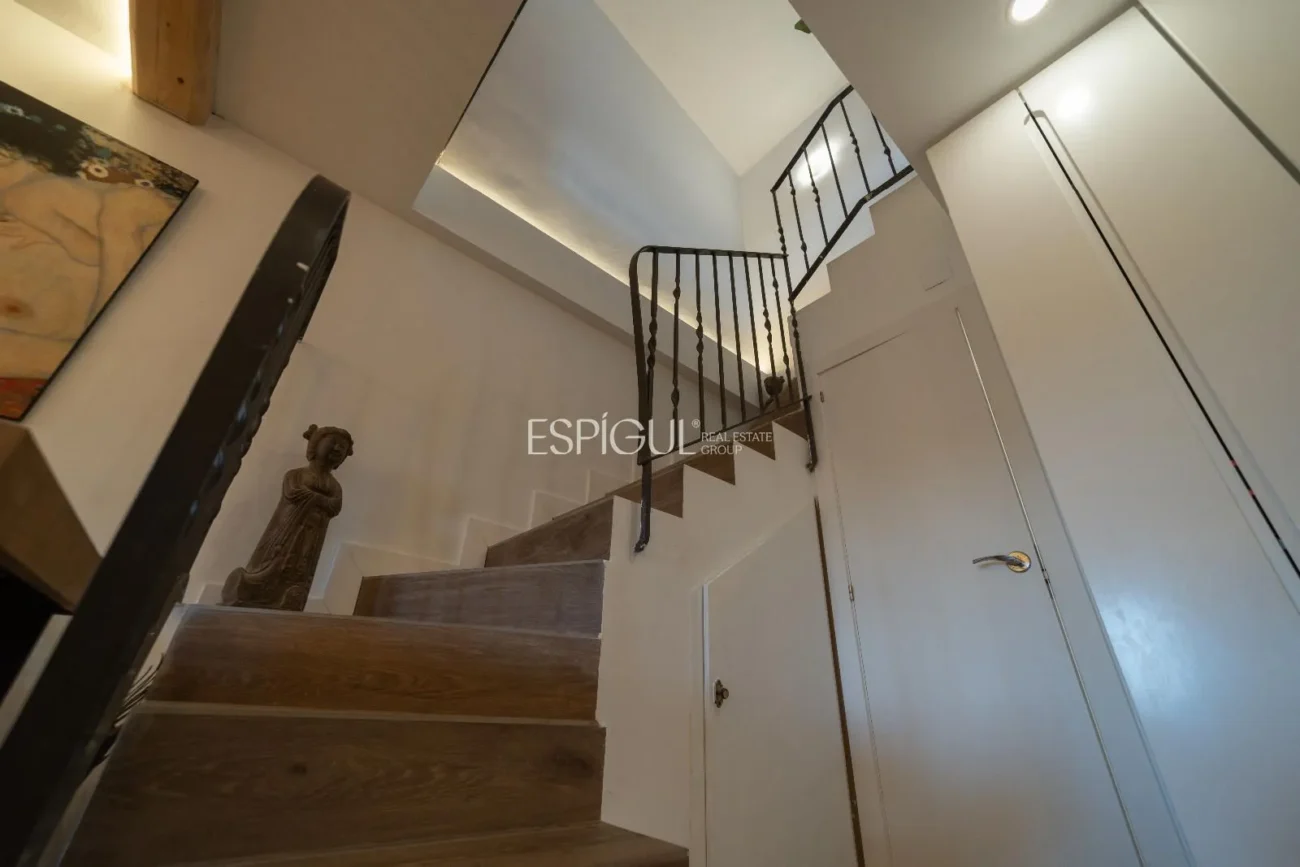 Ático dúplex exclusivo con terraza y encanto único