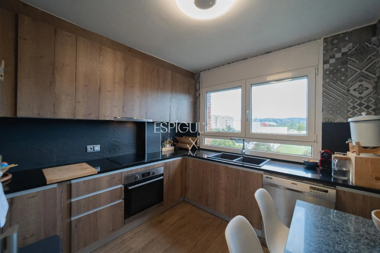 Ático dúplex exclusivo con terraza y encanto único