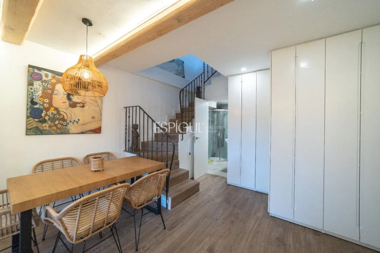 Ático dúplex exclusivo con terraza y encanto único