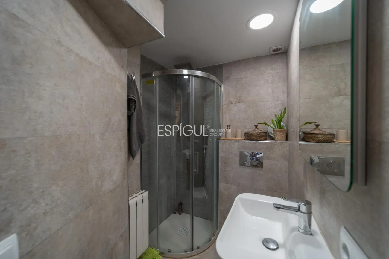 Ático dúplex exclusivo con terraza y encanto único