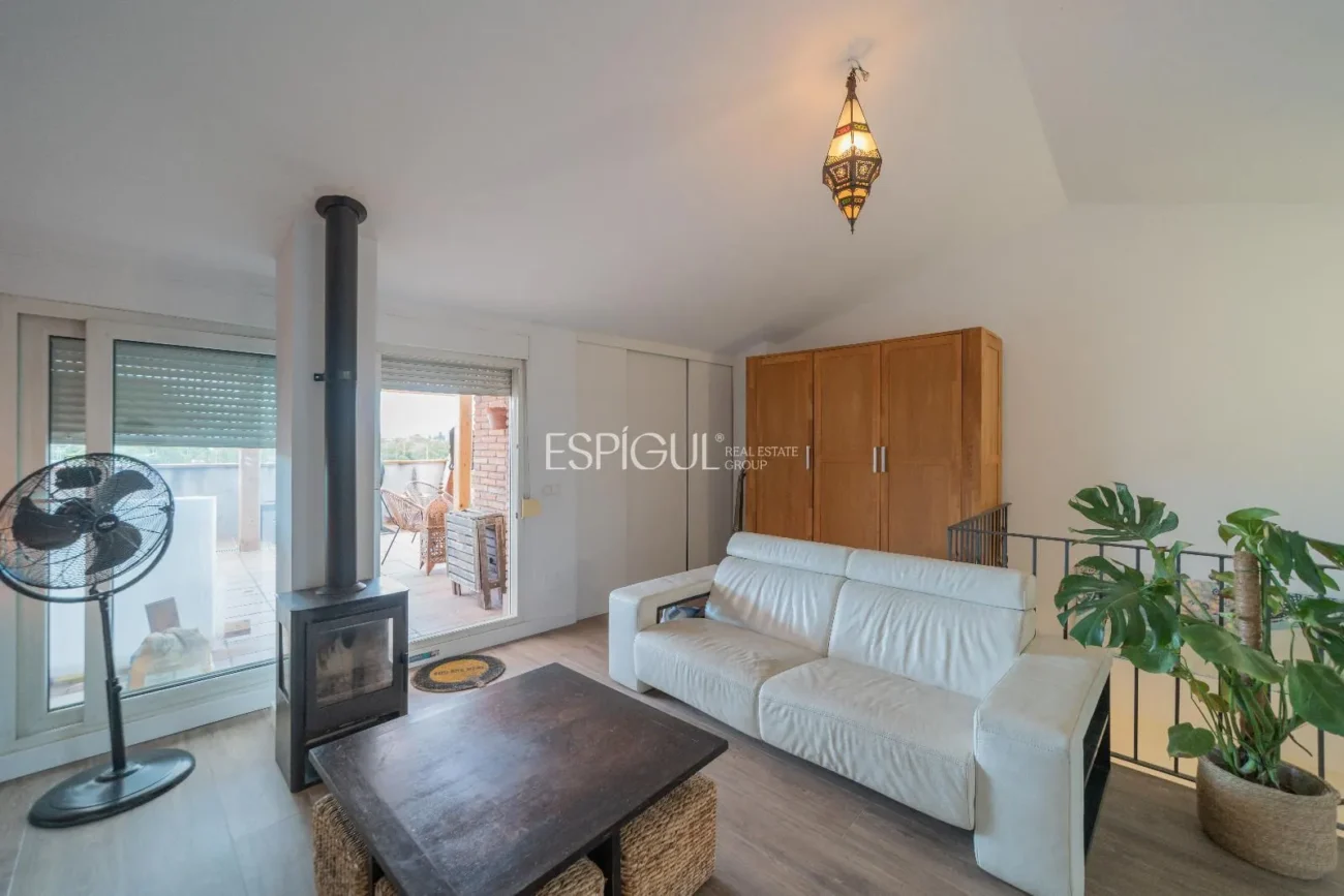 Ático dúplex exclusivo con terraza y encanto único