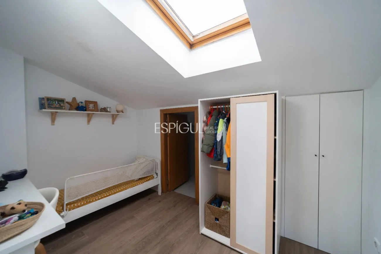 Ático dúplex exclusivo con terraza y encanto único