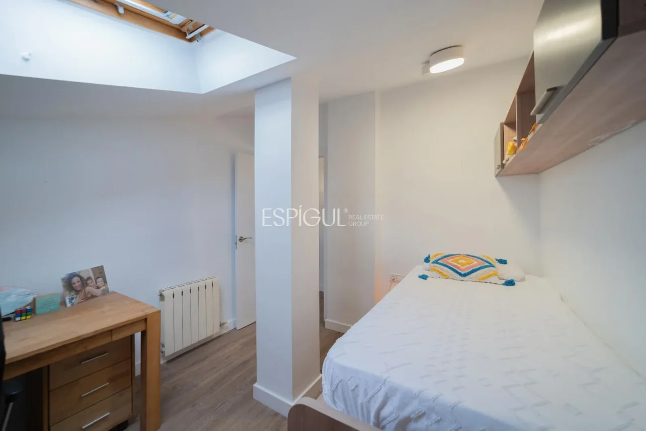 Ático dúplex exclusivo con terraza y encanto único