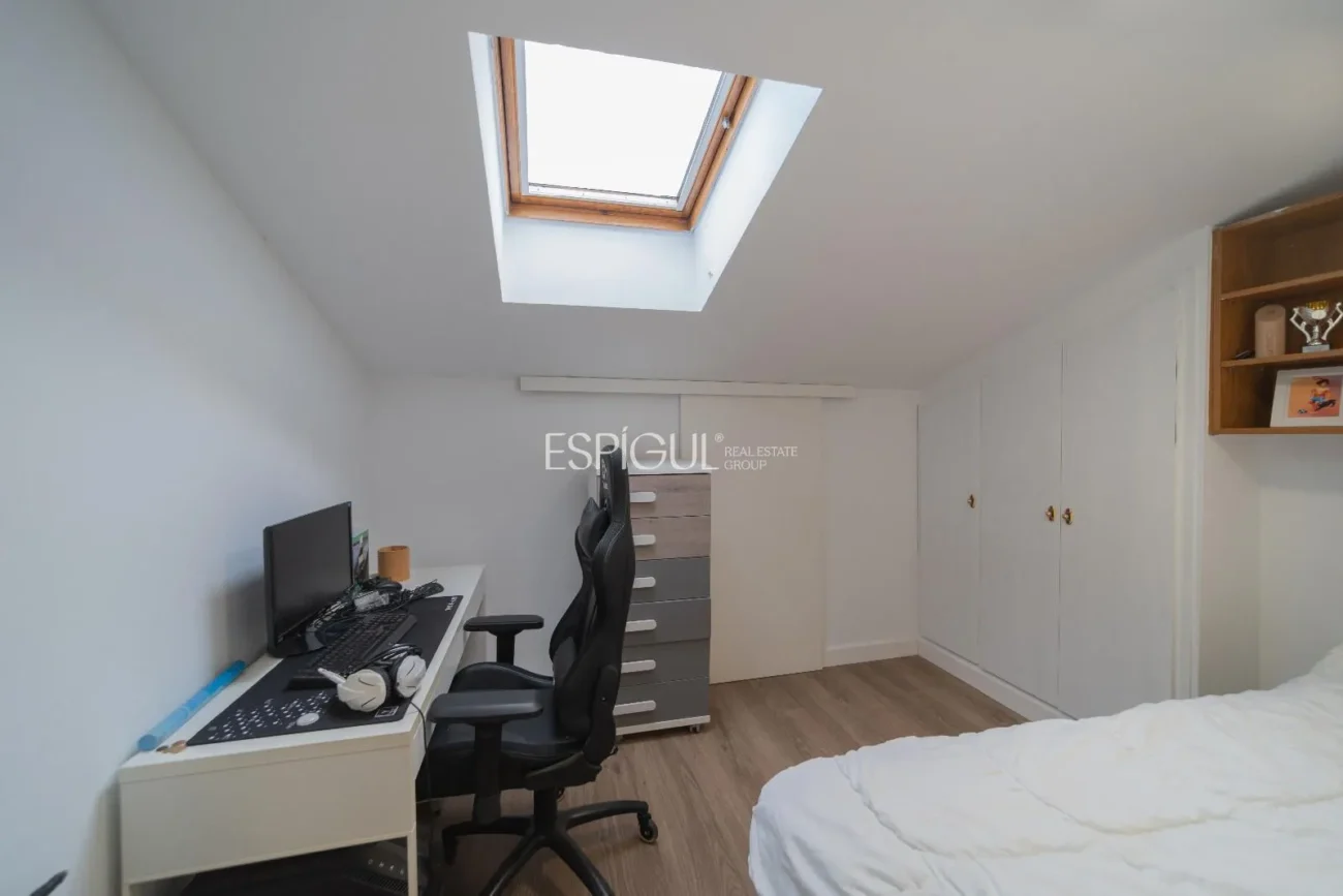 Ático dúplex exclusivo con terraza y encanto único