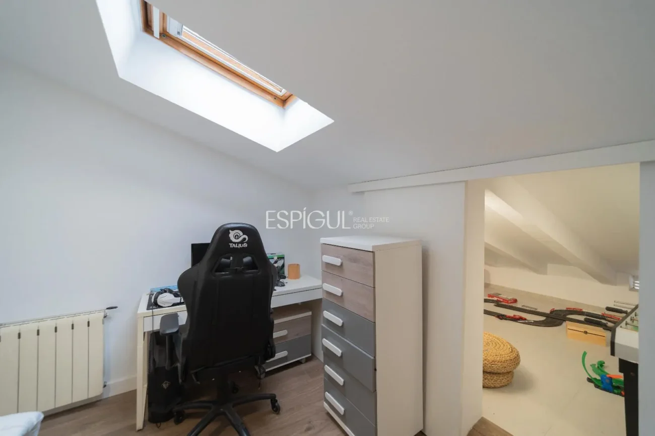 Ático dúplex exclusivo con terraza y encanto único