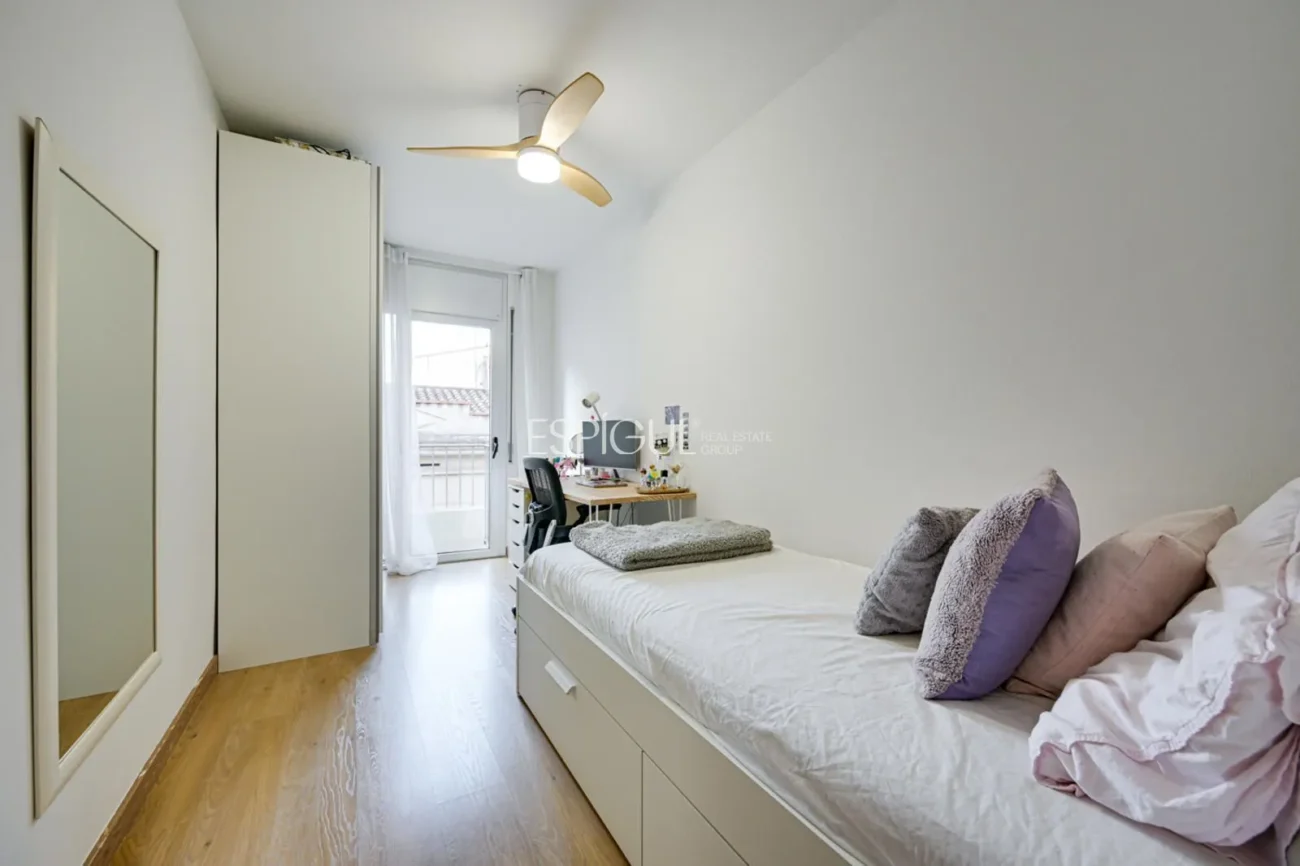 Penthouse en duplex inversé avec terrasse privée et place de parking au centre de Mataró