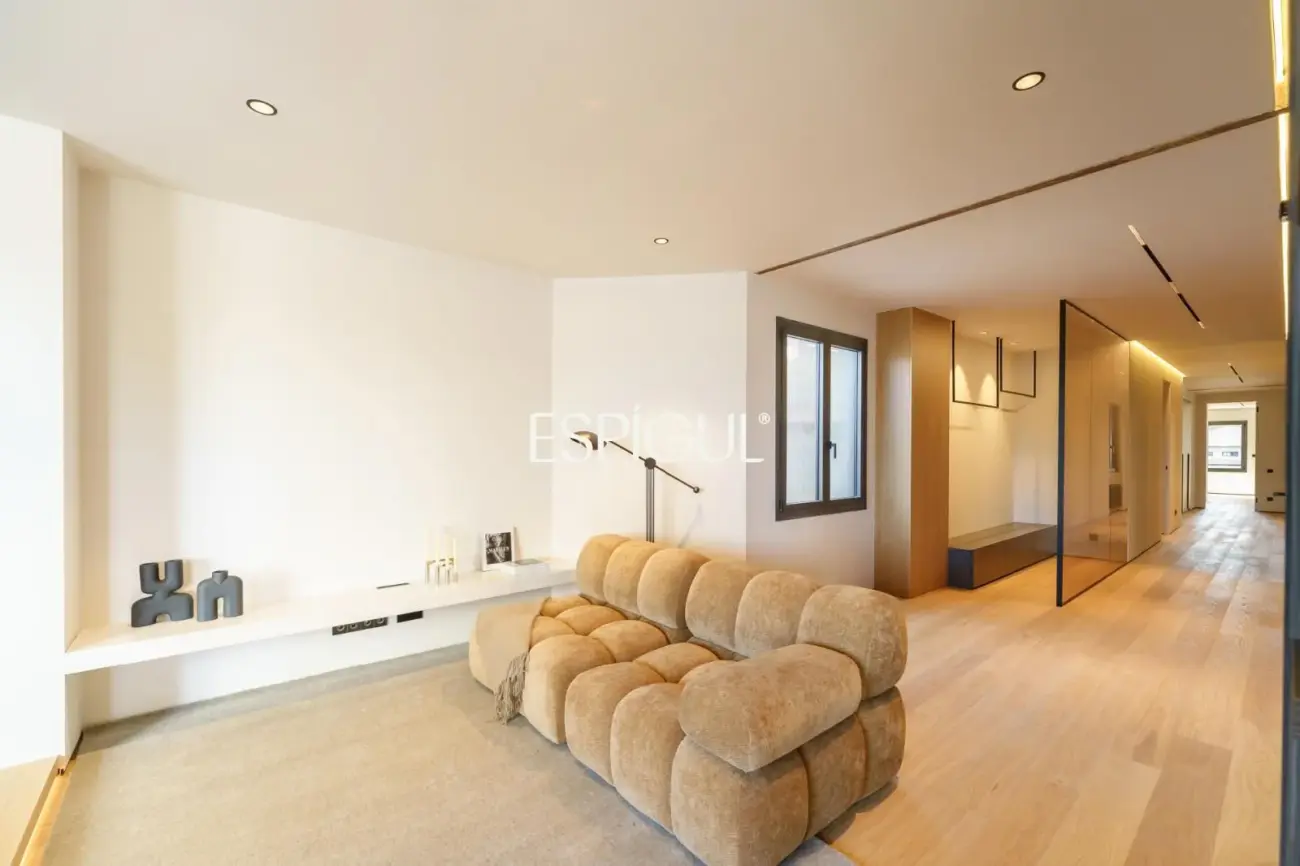 Penthouse exclusif à vendre avec terrasse rue Muntaner, Barcelone