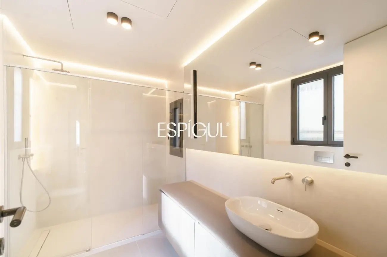 Penthouse exclusif à vendre avec terrasse rue Muntaner, Barcelone