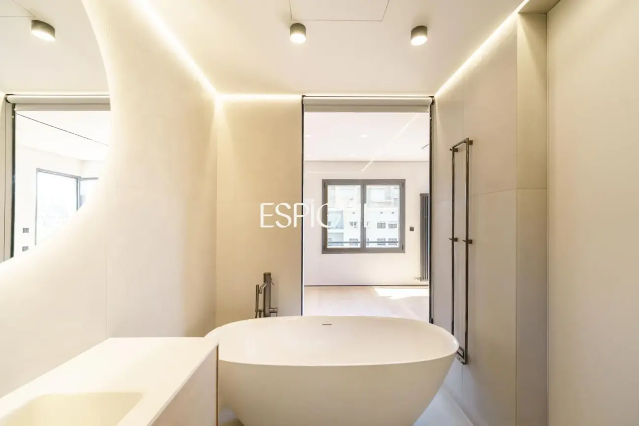 Penthouse exclusif à vendre avec terrasse rue Muntaner, Barcelone