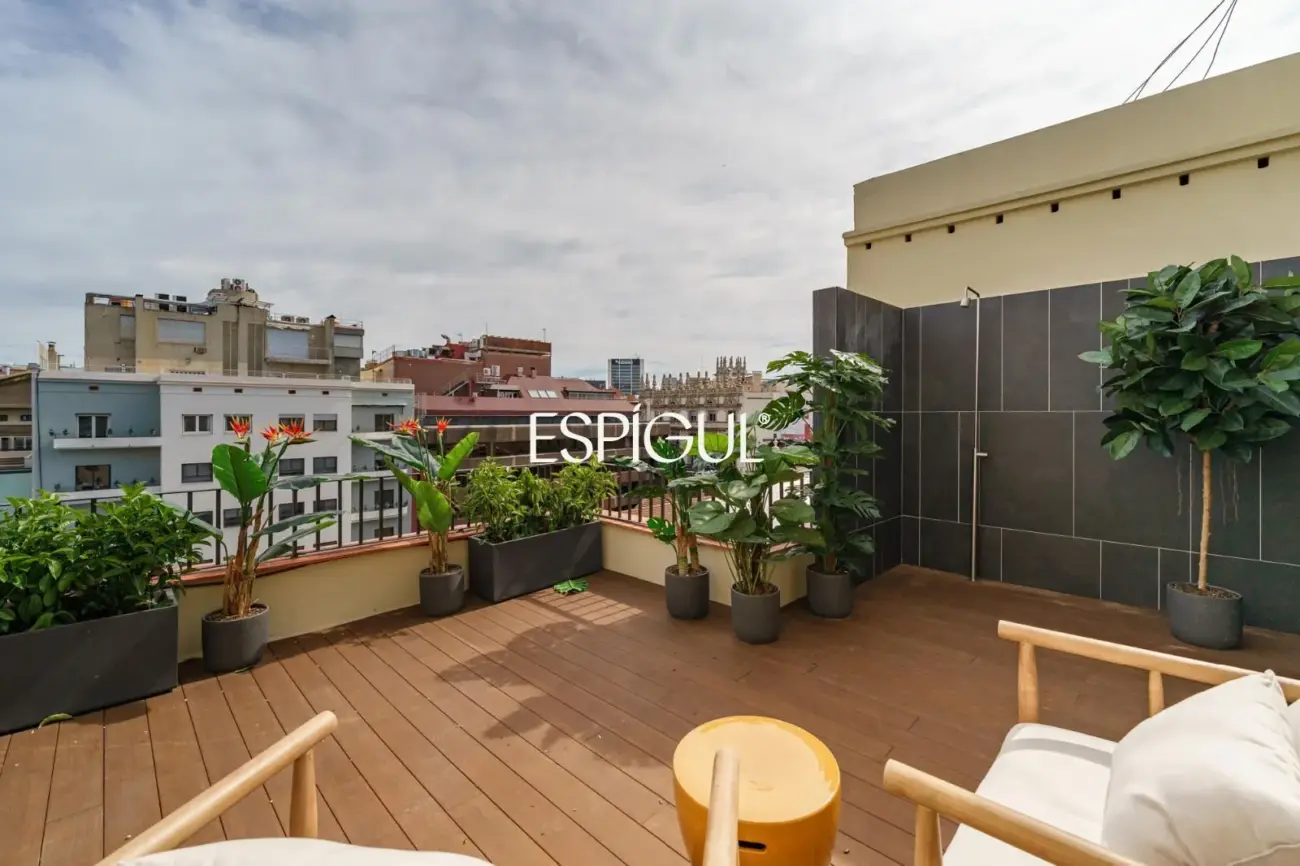Penthouse exclusif à vendre avec terrasse rue Muntaner, Barcelone