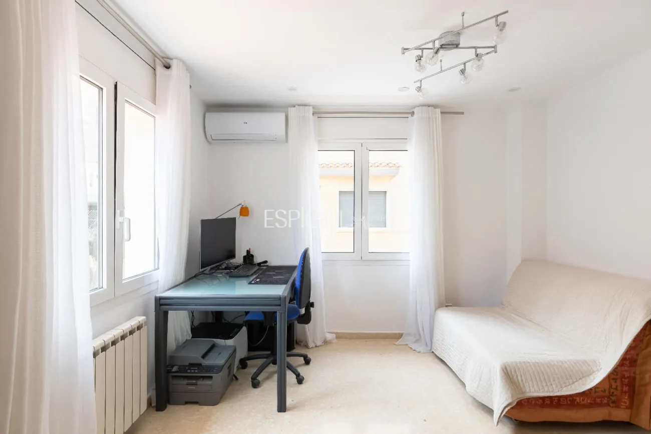 Schönes Haus mit 5 Schlafzimmern, Garten und Pool in Can Teixidó