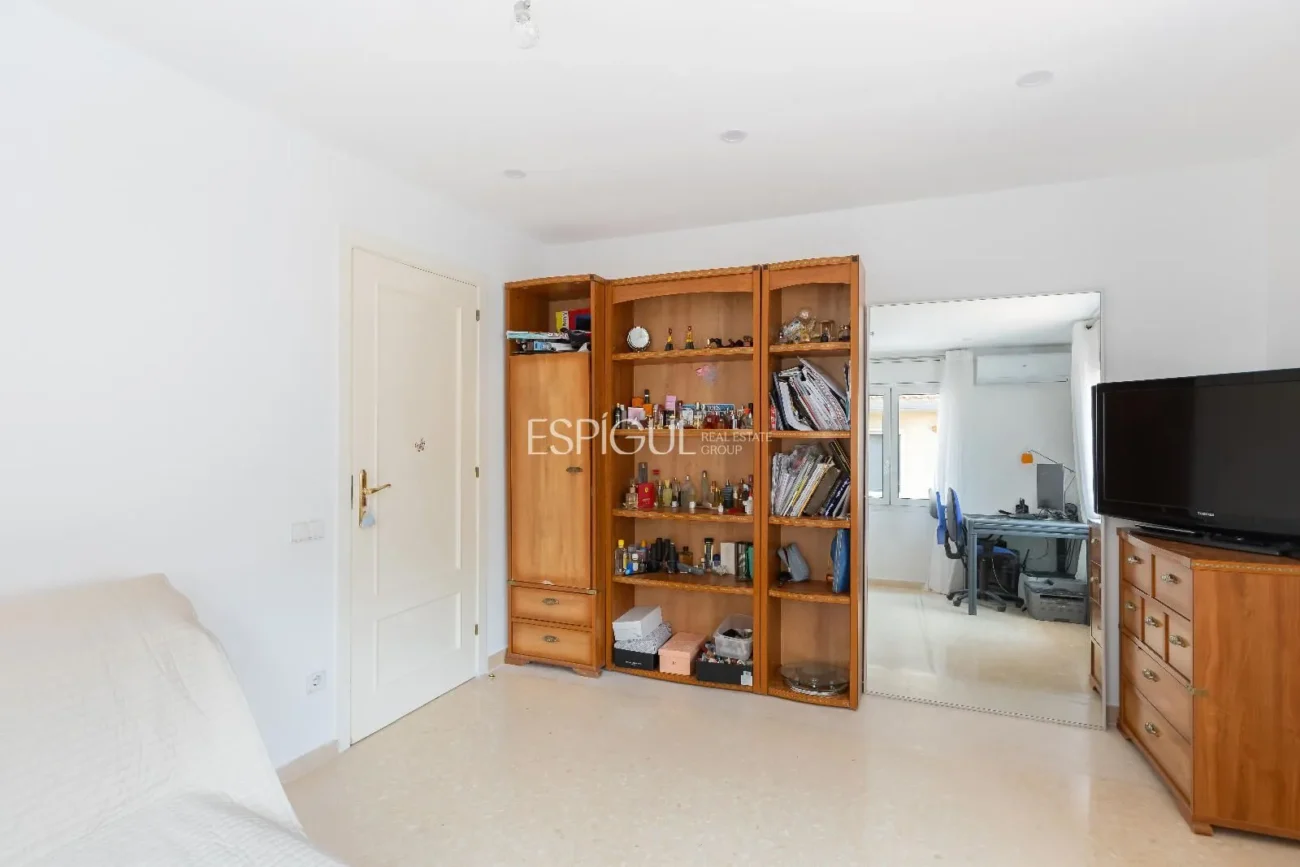 Schönes Haus mit 5 Schlafzimmern, Garten und Pool in Can Teixidó