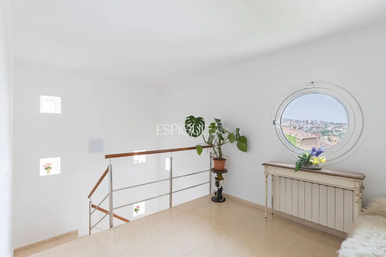 Schönes Haus mit 5 Schlafzimmern, Garten und Pool in Can Teixidó