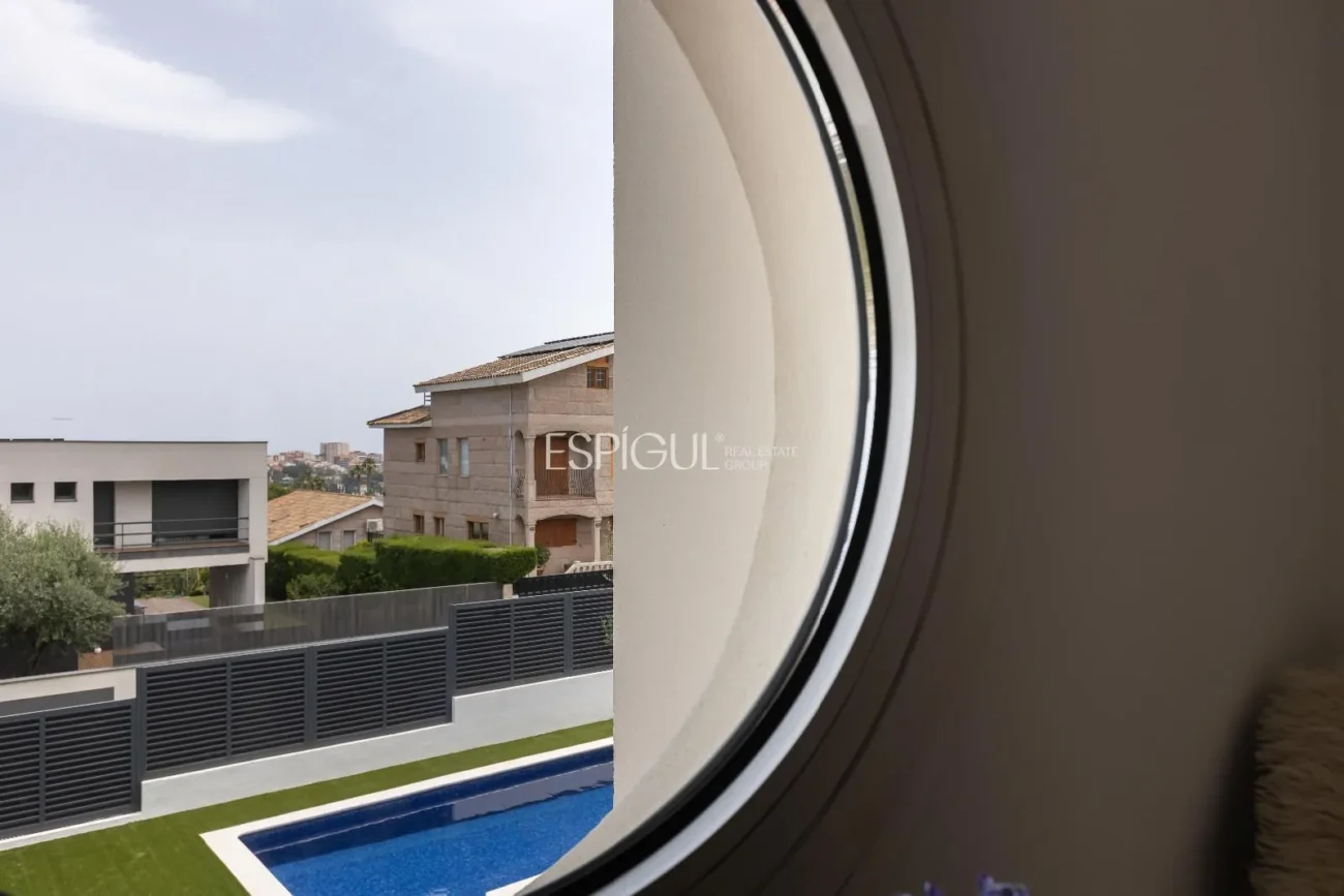 Schönes Haus mit 5 Schlafzimmern, Garten und Pool in Can Teixidó