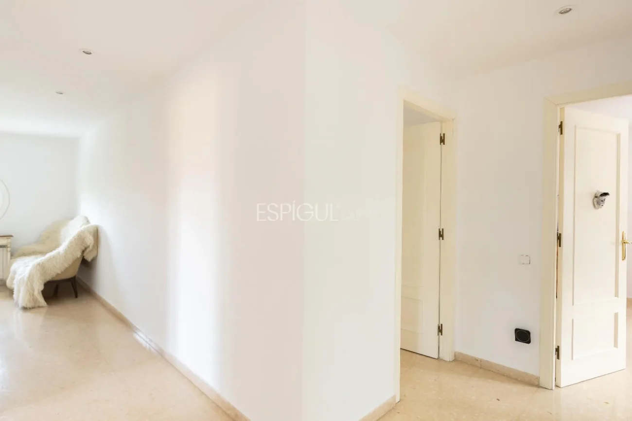 Schönes Haus mit 5 Schlafzimmern, Garten und Pool in Can Teixidó