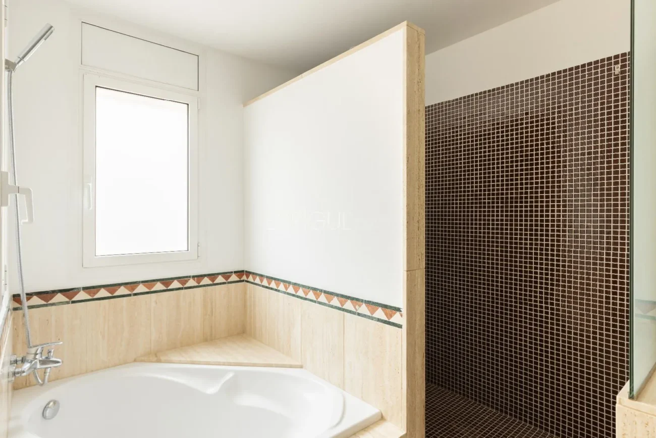 Schönes Haus mit 5 Schlafzimmern, Garten und Pool in Can Teixidó