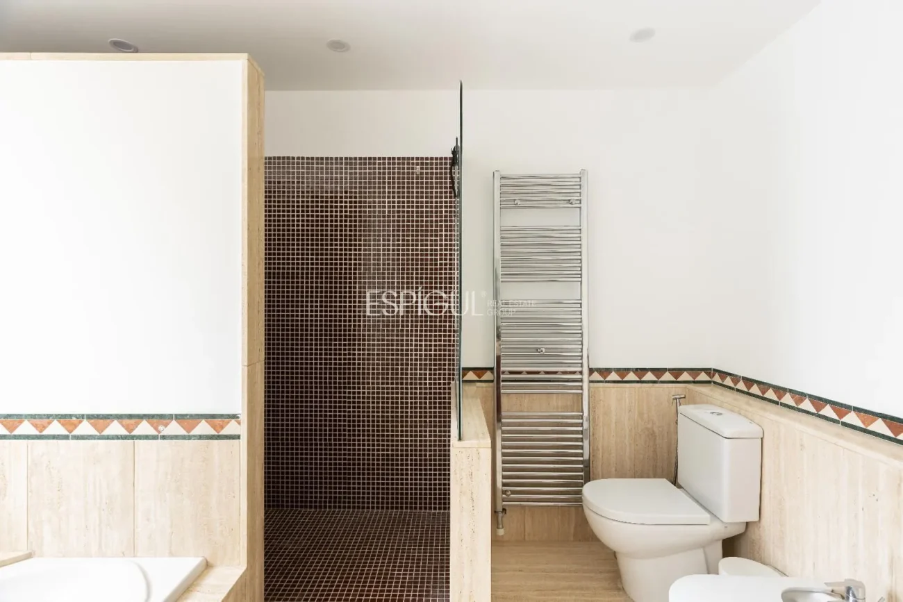 Schönes Haus mit 5 Schlafzimmern, Garten und Pool in Can Teixidó