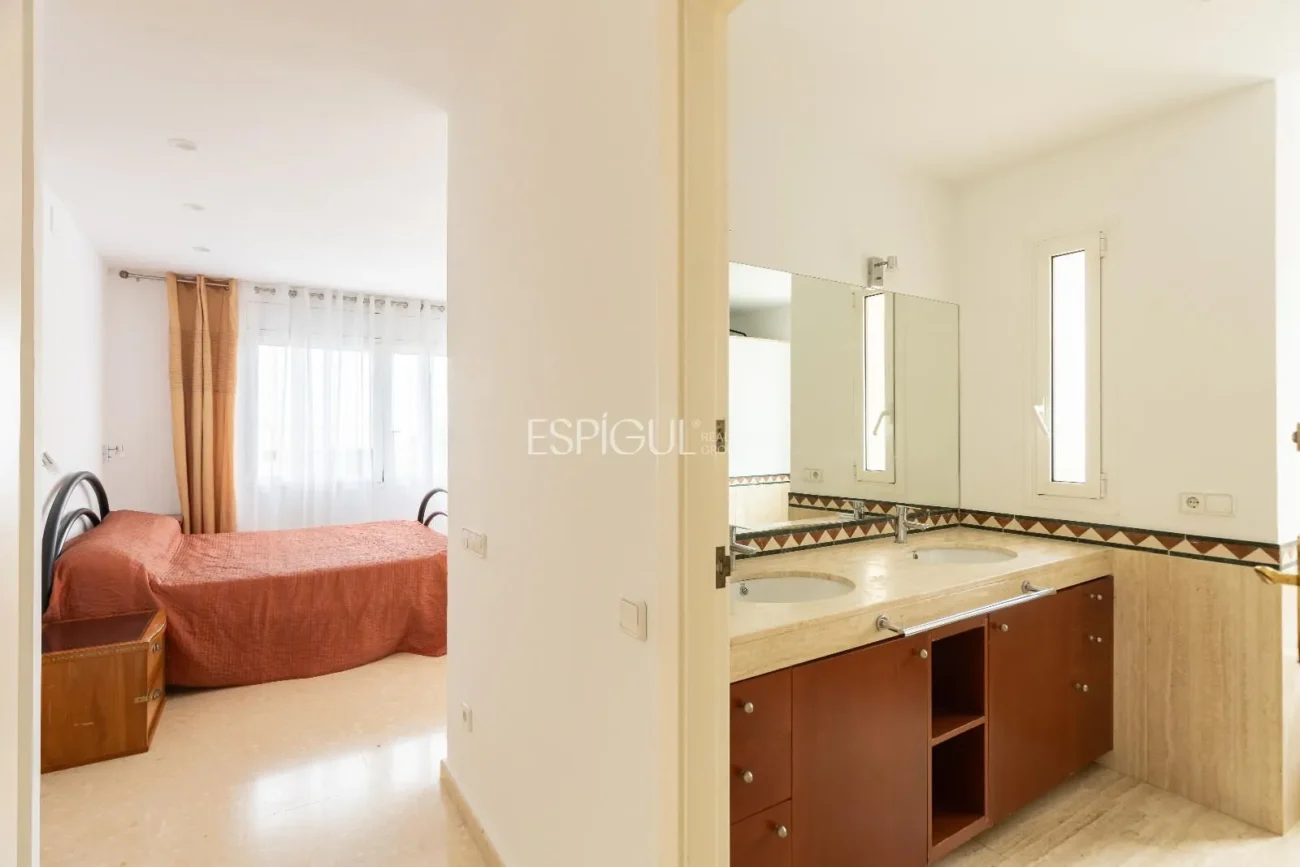 Schönes Haus mit 5 Schlafzimmern, Garten und Pool in Can Teixidó