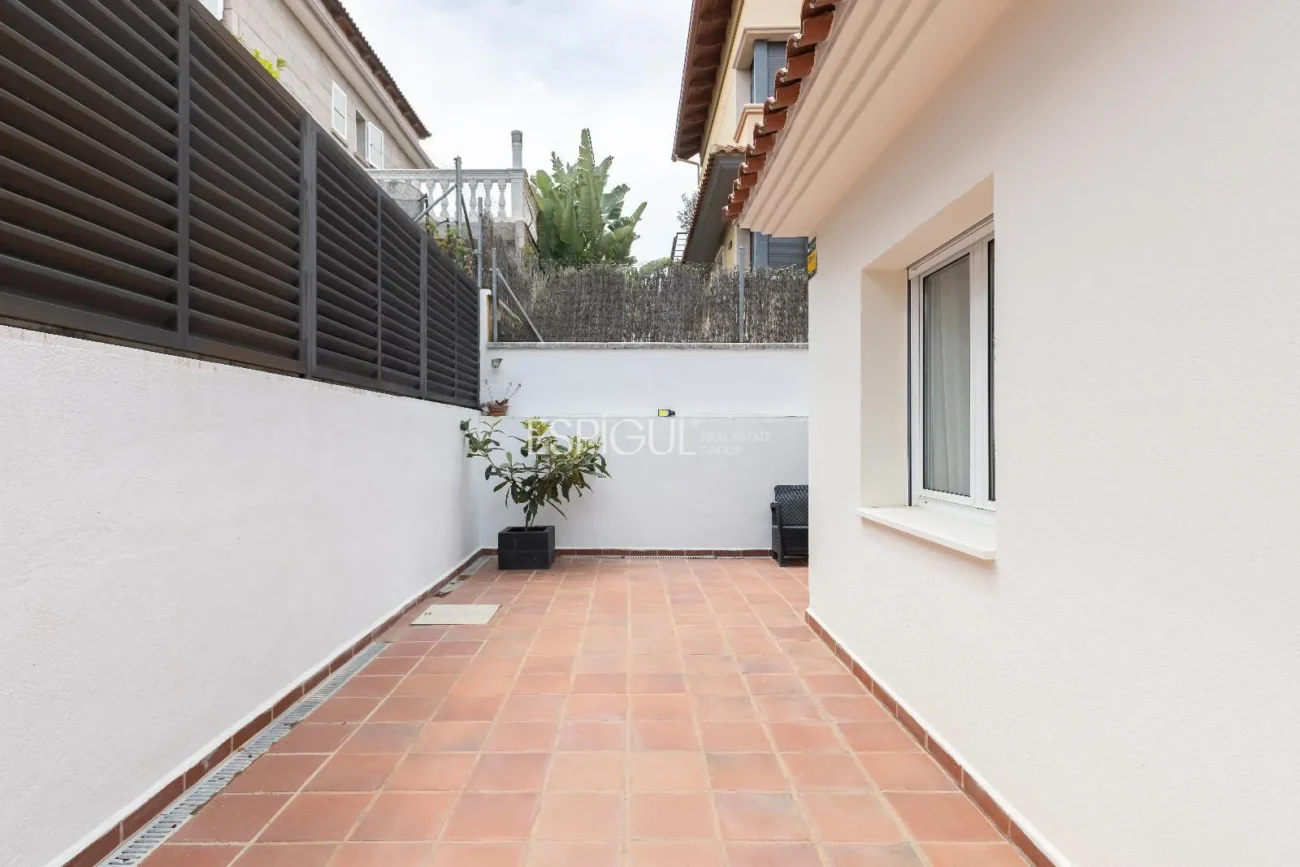 Schönes Haus mit 5 Schlafzimmern, Garten und Pool in Can Teixidó