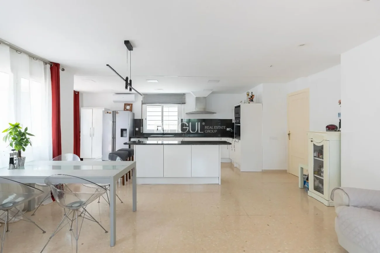 Schönes Haus mit 5 Schlafzimmern, Garten und Pool in Can Teixidó