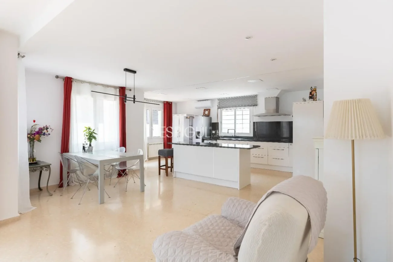 Schönes Haus mit 5 Schlafzimmern, Garten und Pool in Can Teixidó