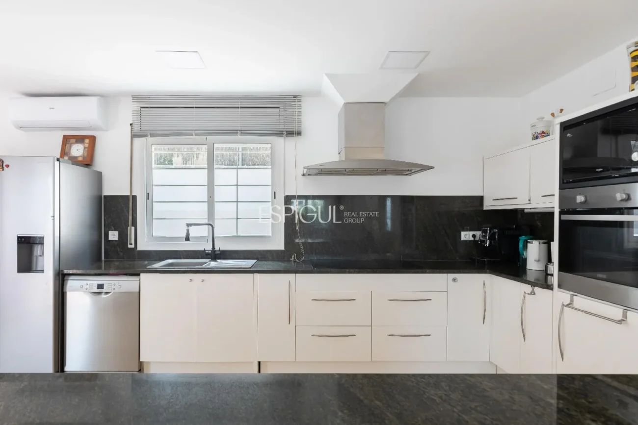 Schönes Haus mit 5 Schlafzimmern, Garten und Pool in Can Teixidó