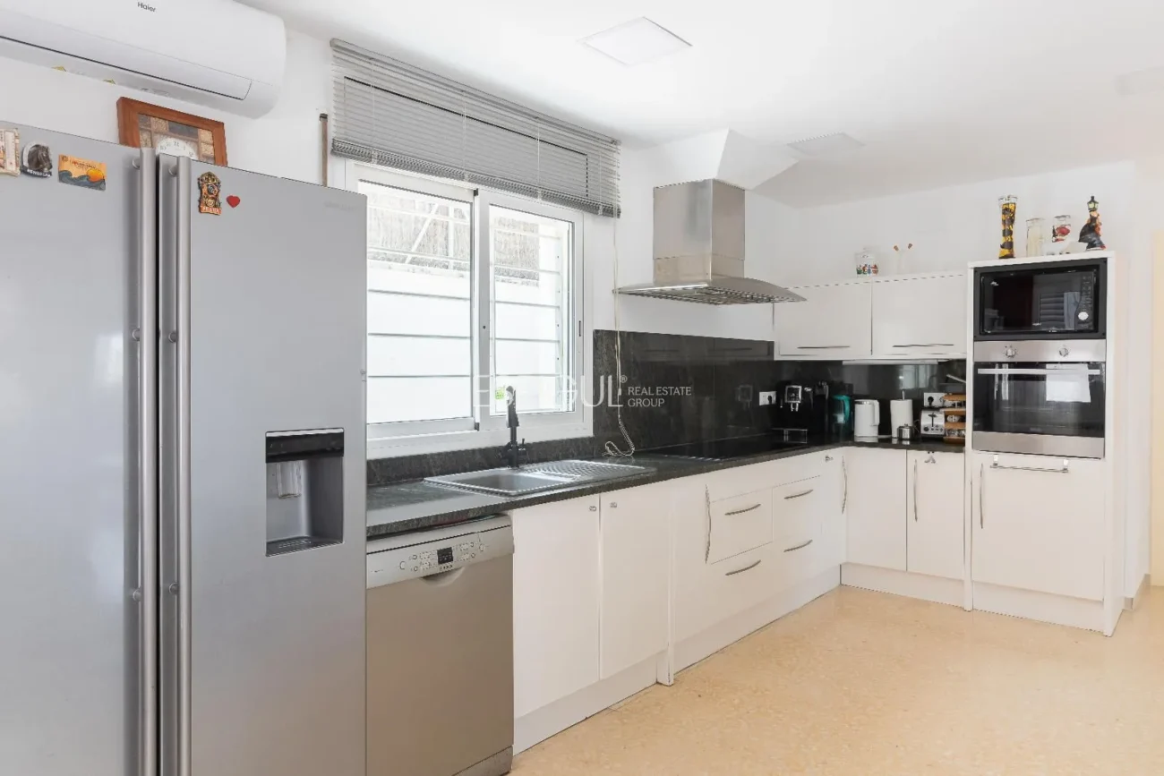 Schönes Haus mit 5 Schlafzimmern, Garten und Pool in Can Teixidó