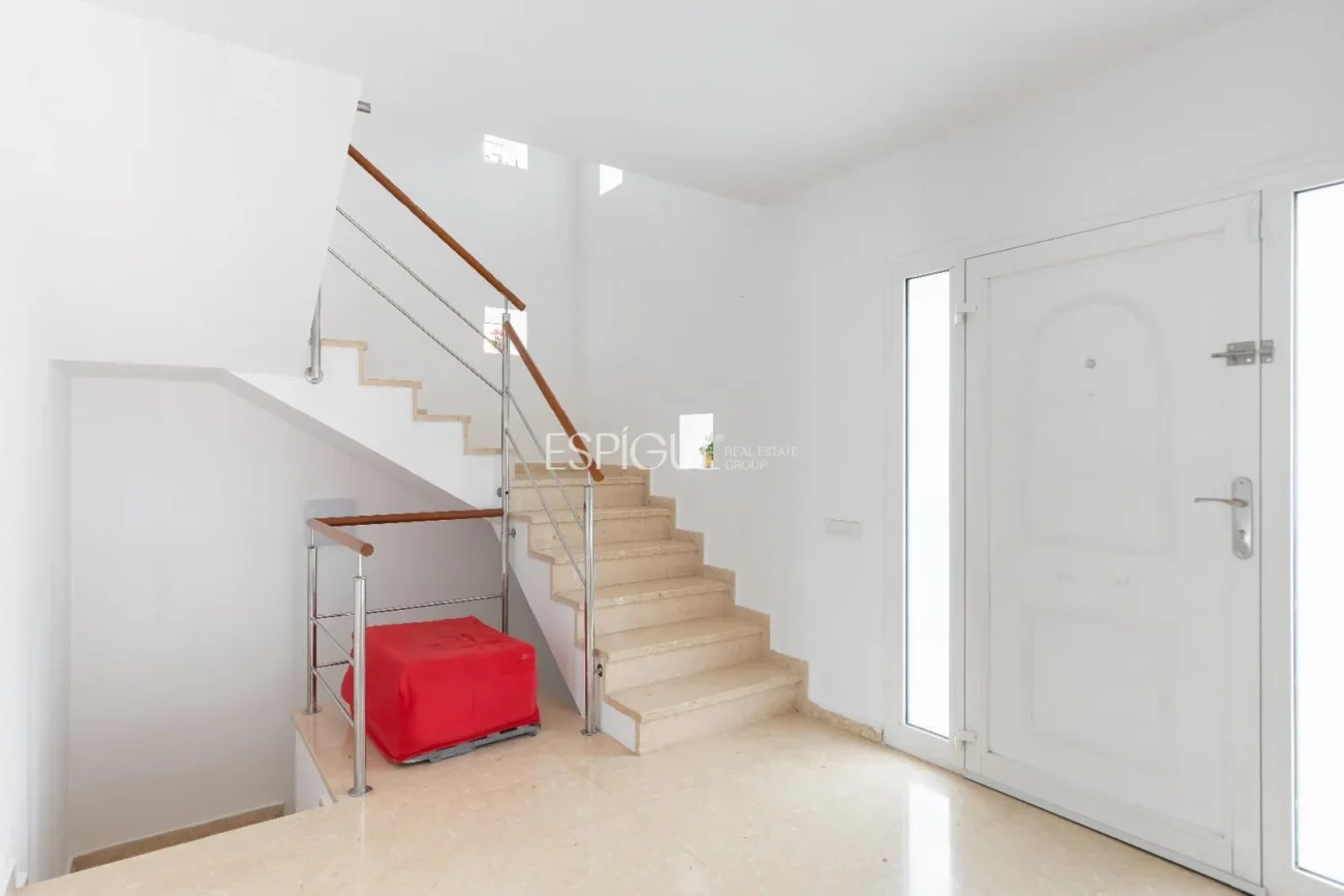 Schönes Haus mit 5 Schlafzimmern, Garten und Pool in Can Teixidó