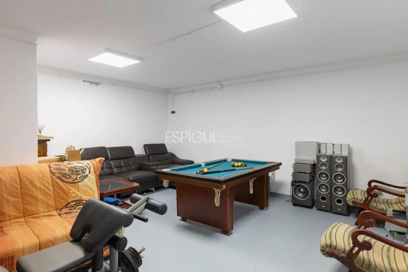 Schönes Haus mit 5 Schlafzimmern, Garten und Pool in Can Teixidó