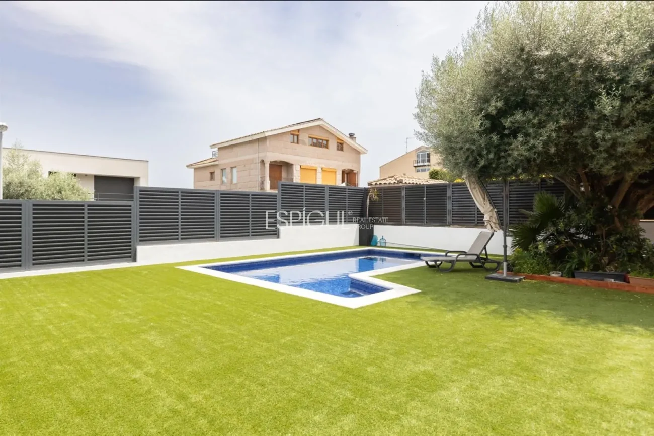 Schönes Haus mit 5 Schlafzimmern, Garten und Pool in Can Teixidó