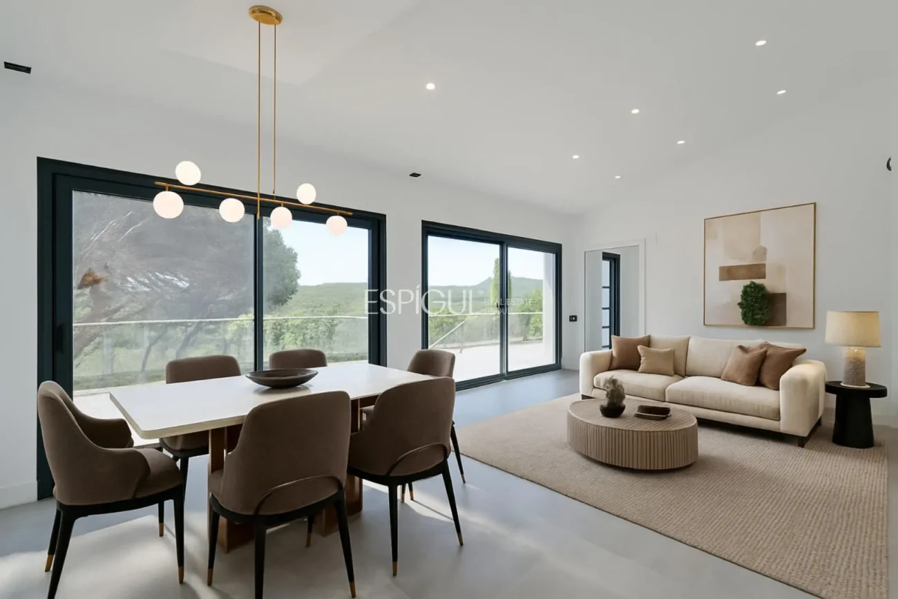 Bonita casa de obra nueva con espectaculares vistas en Vallromanes