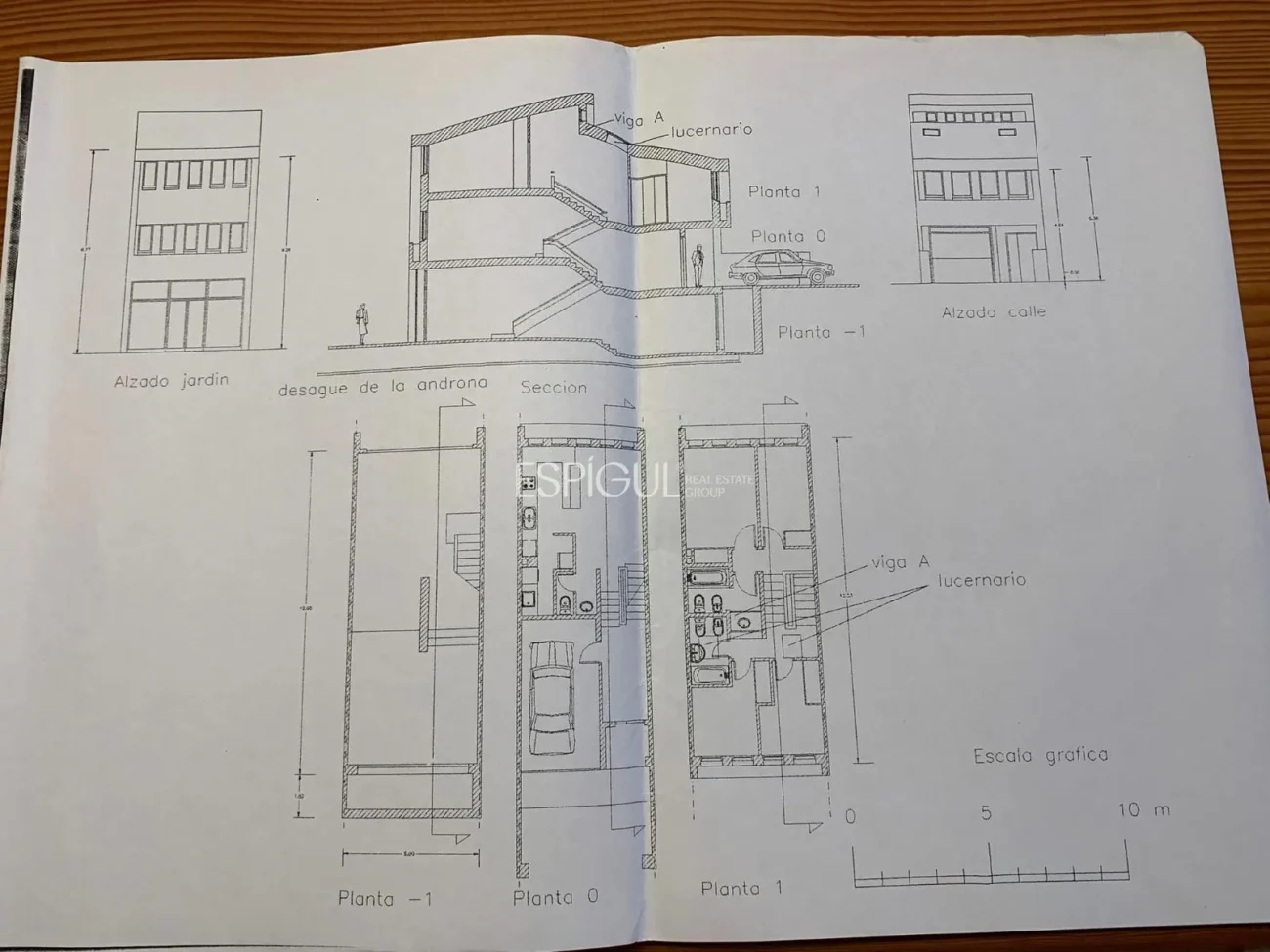 Casa adossada en venda al Parc Central