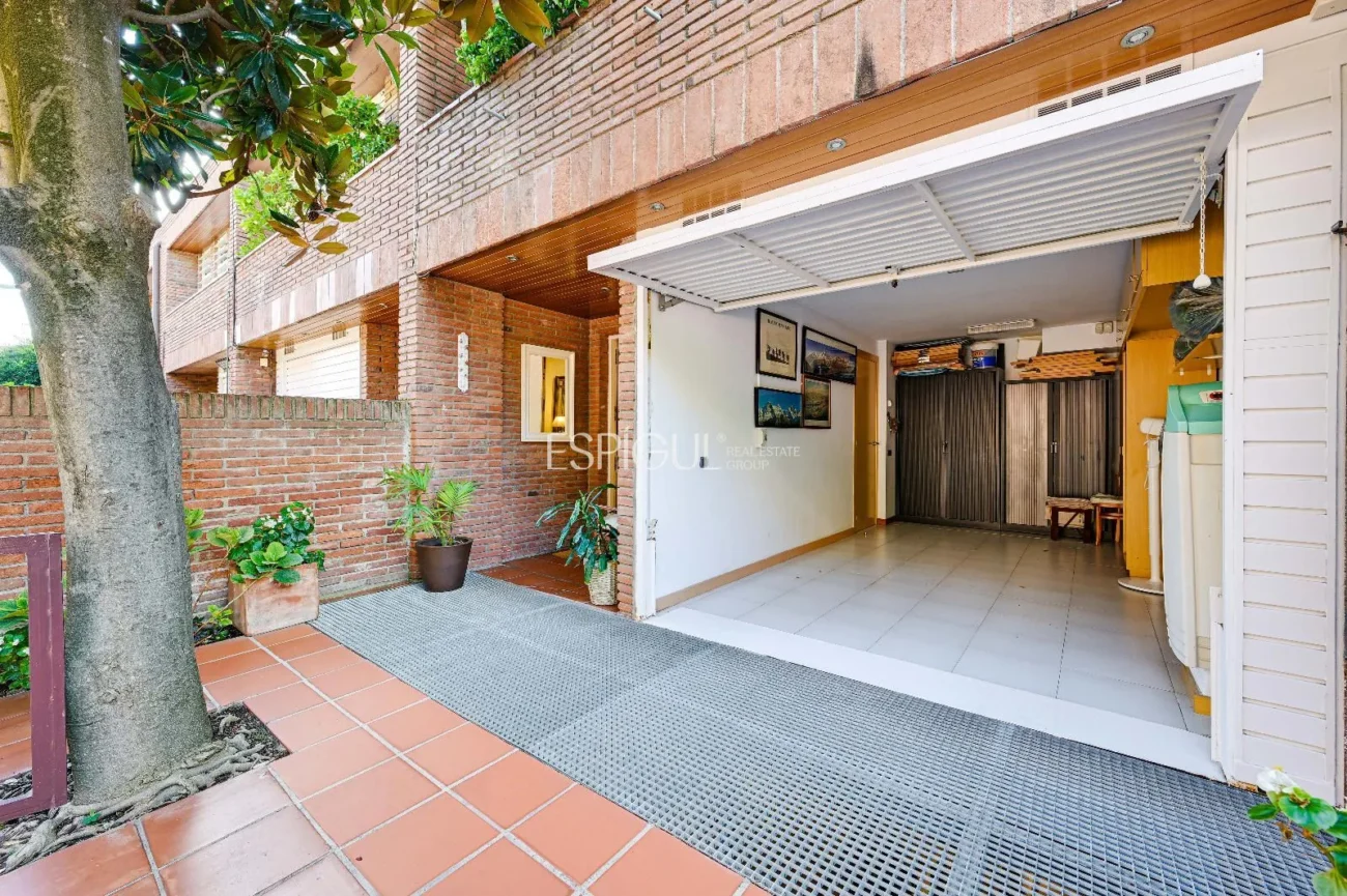 Casa adossada en venda al Parc Central