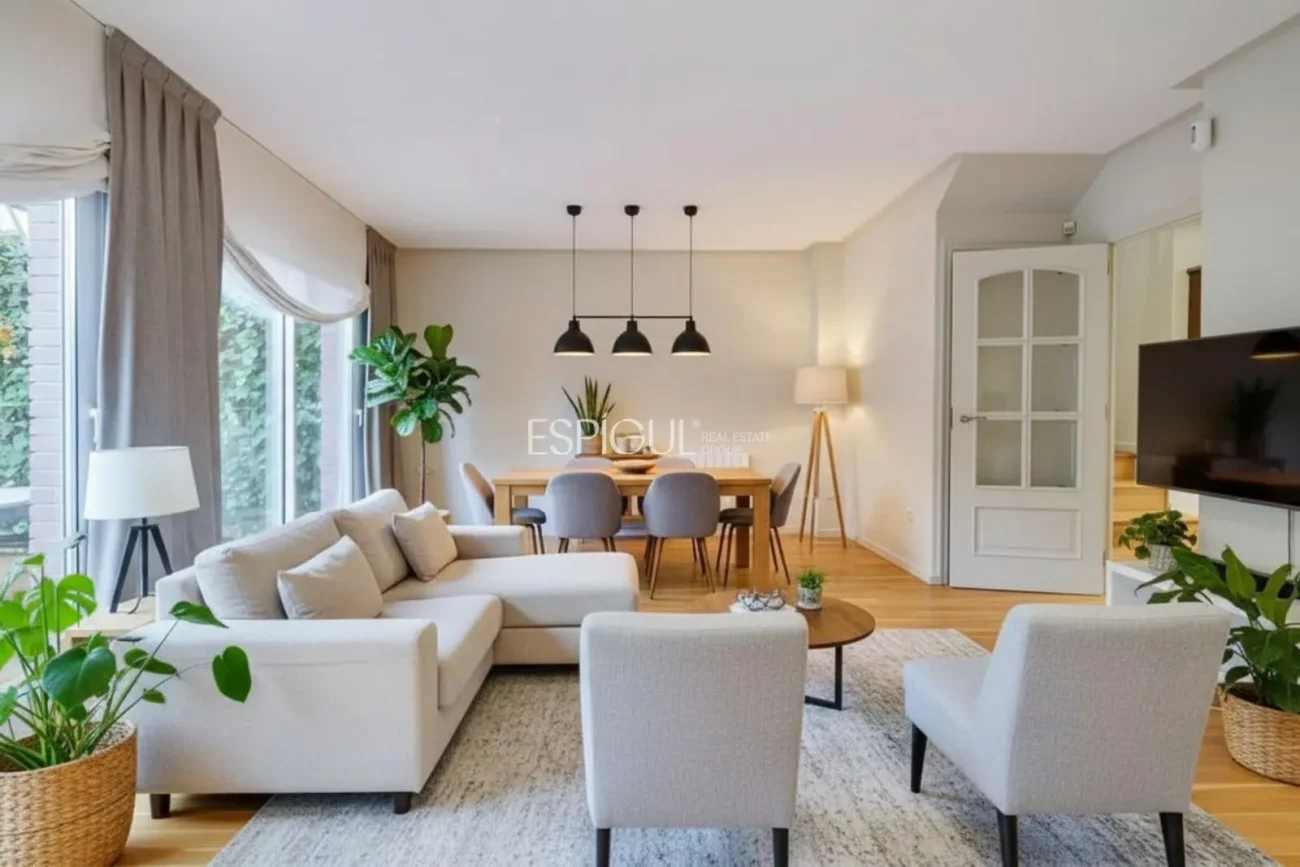 Таунхаус на продажу в Парк Сентраль