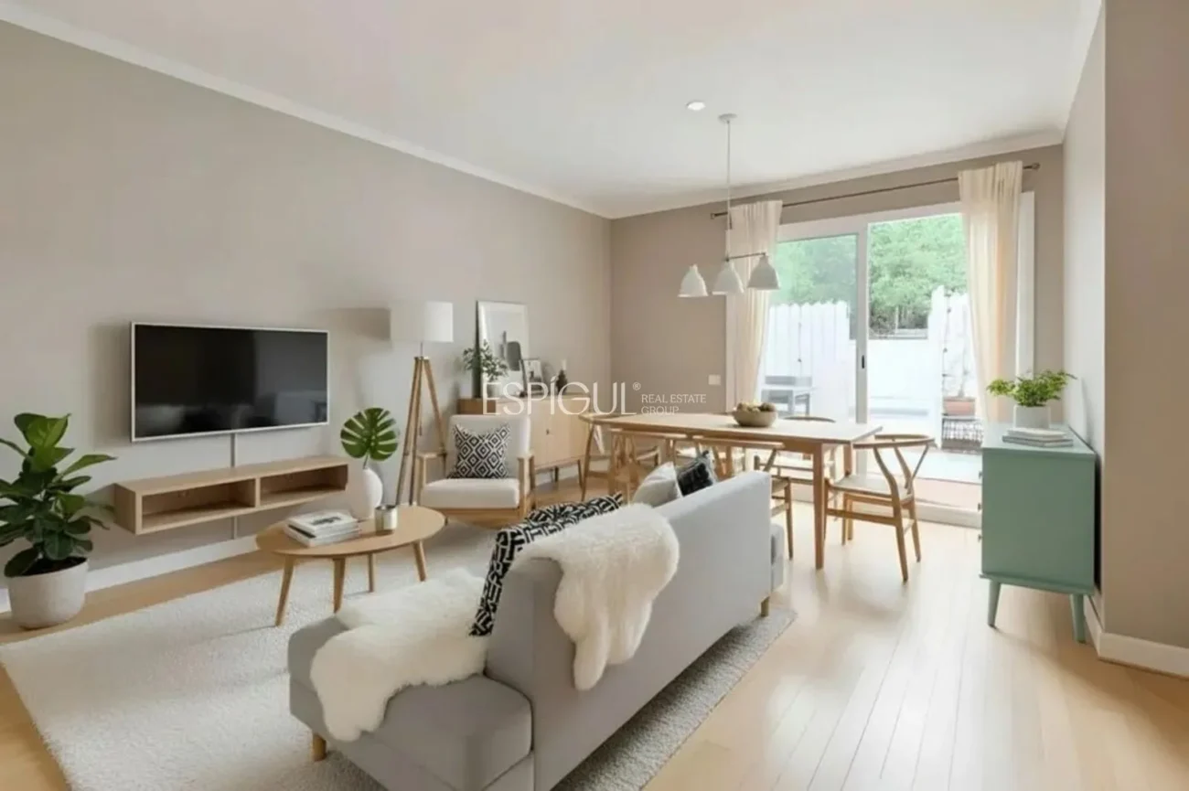 Casa adossada reformada en venda a Sant Domènec